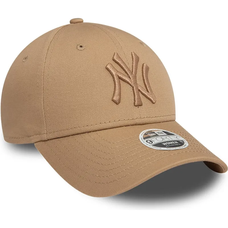 kape-zaobljena-smeda-podesiva-traka-claro-claro-9forty-league-essential-new-york-yankees-mlb-new-era