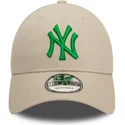 kapa-zaobljena-bez-podesiv-9forty-league-essential-new-york-yankees-mlb-new-era