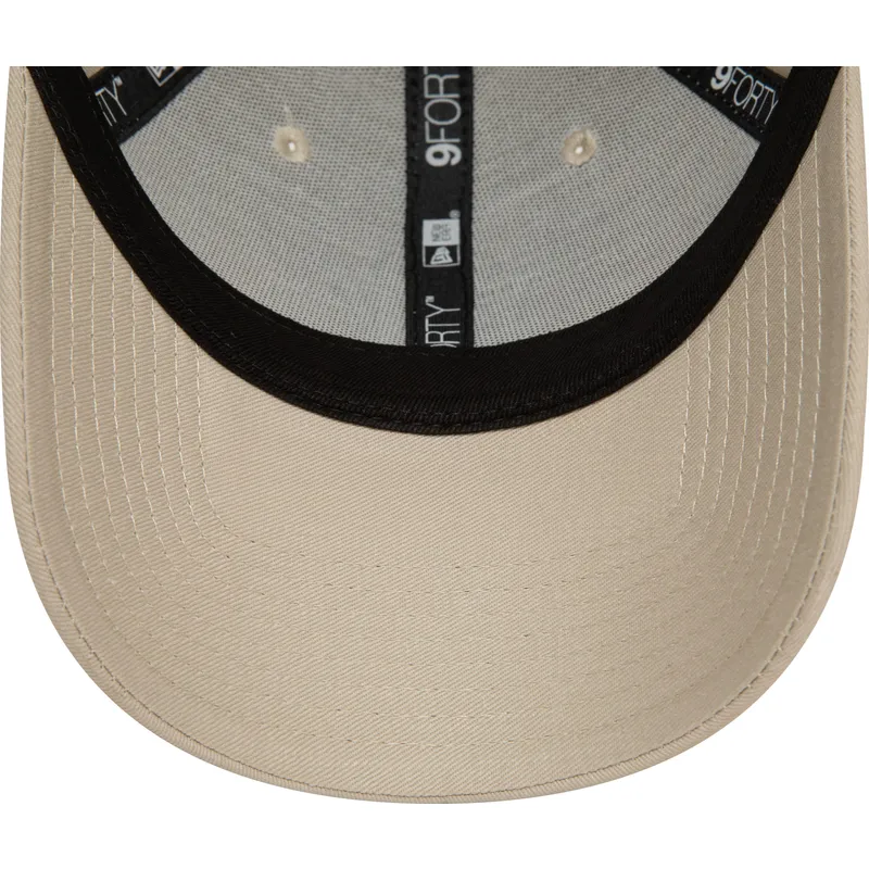 kapa-zaobljena-bez-podesiv-9forty-league-essential-new-york-yankees-mlb-new-era
