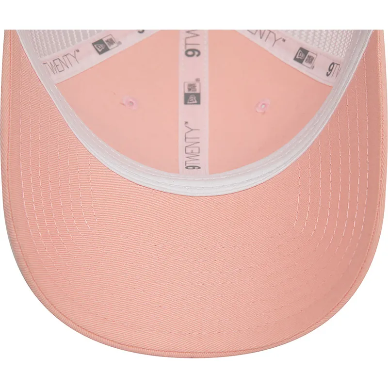 cap-zaobljena-pink-adjustable-strap-9twenty-new-era cap-zaobljena-pink-adjustable-strap-9twenty-new-era