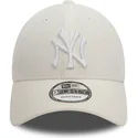 kapa-zaobljena-bijela-podesiv-9forty-linen-new-york-yankees-mlb-new-era