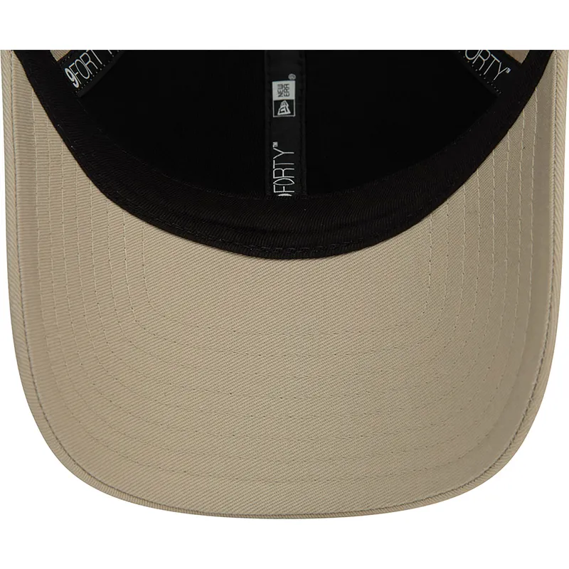 kapa-zaobljena-bez-podesiv-9forty-metallic-pin-new-york-yankees-mlb-new-era