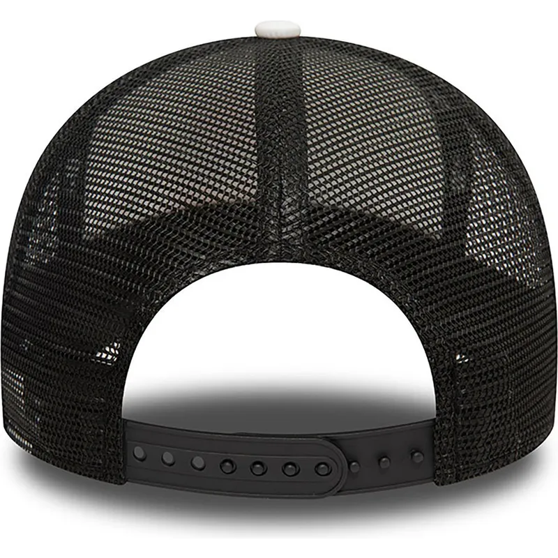 kapa-zaobljena-crna-snapback-bugs-bunny-and-his-friends-a-frame-looney-tunes-new-era