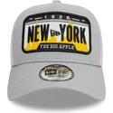 kapa-zaobljena-siva-snapback-a-frame-license-plate-new-york-ciudades-y-playas-new-era