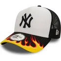 kapa-zaobljena-bijela-snapback-a-frame-flame-new-york-yankees-mlb-new-era