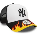 kapa-zaobljena-bijela-snapback-a-frame-flame-new-york-yankees-mlb-new-era
