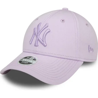 New Era Curved Brim Women Purple Logo 9FORTY League Essential New York Yankees MLB Purple Adjustable Cap