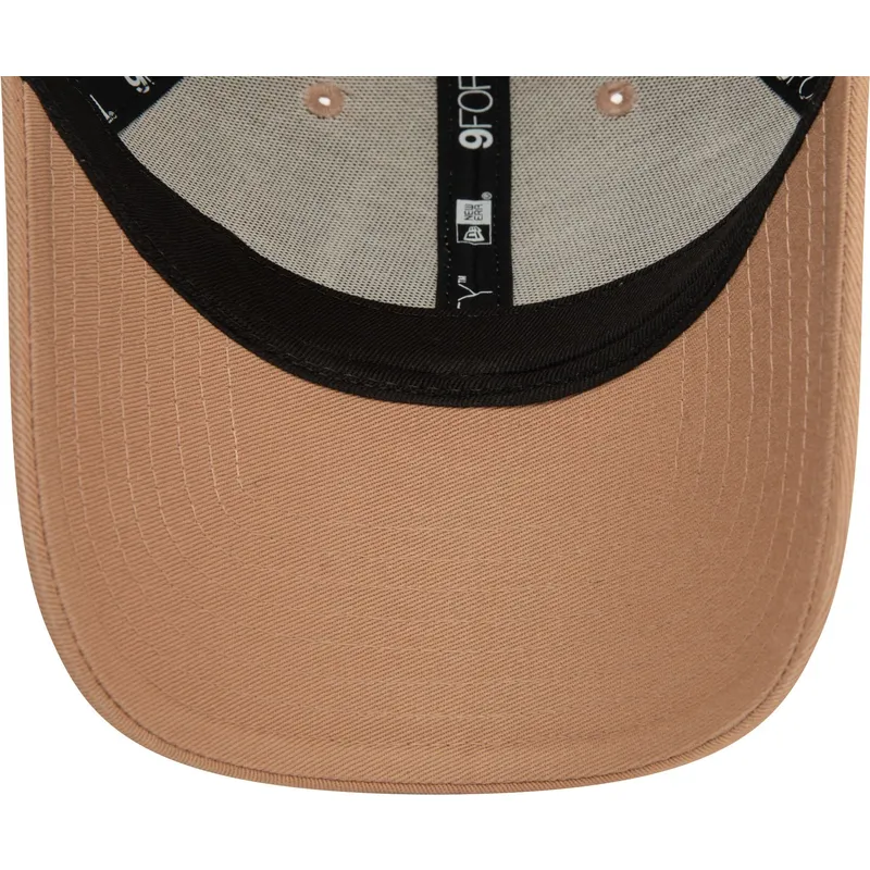 cap-zaobljena-pink-adjustable-strap-9forty-new-era