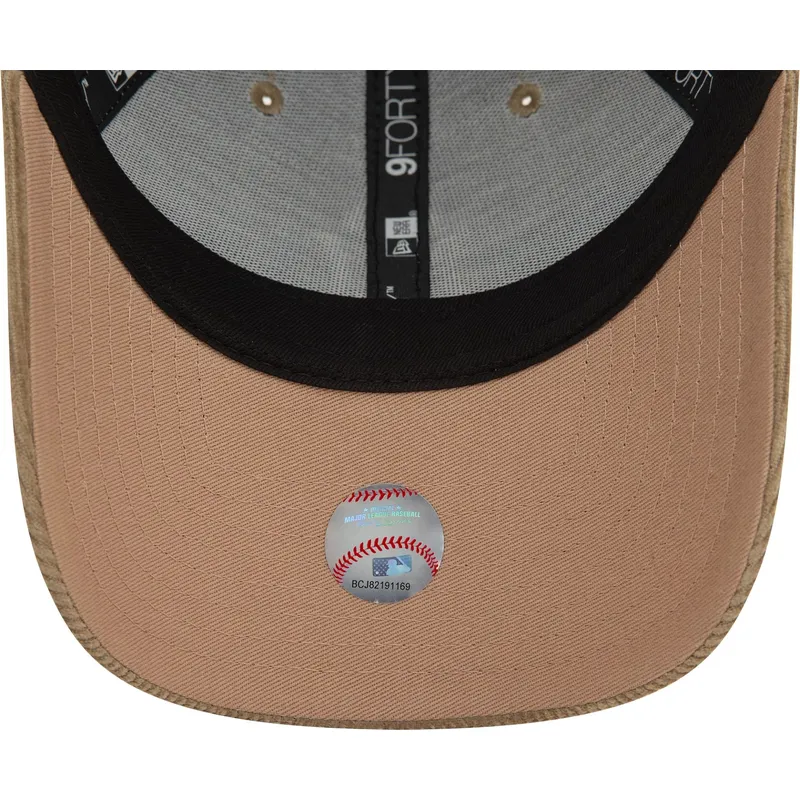 kapa-zaobljena-bez-podesiv-9forty-cord-new-york-yankees-mlb-new-era