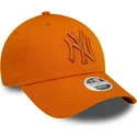 kapa-zaobljena-narancasta-podesiv-9forty-league-essential-new-york-yankees-mlb-new-era