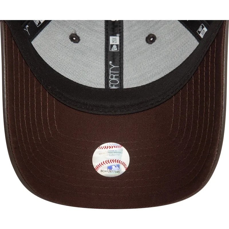 kapa-zaobljena-smeda-podesiv-9forty-midi-pu-new-york-yankees-mlb-new-era