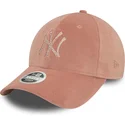 kapa-zaobljena-ruzicasta-podesiv-9forty-velour-diamante-new-york-yankees-mlb-new-era