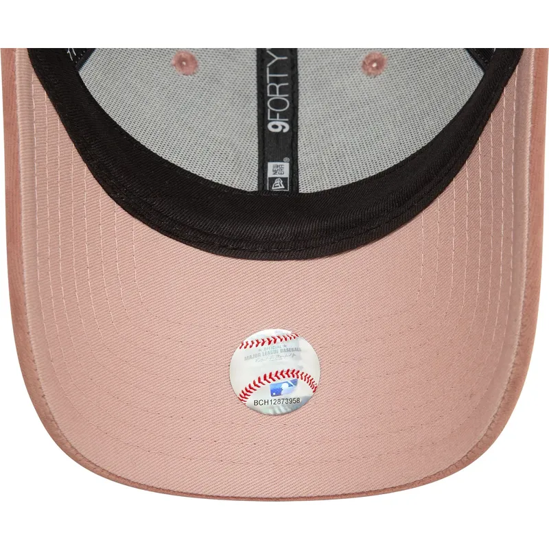 kapa-zaobljena-ruzicasta-podesiv-9forty-velour-diamante-new-york-yankees-mlb-new-era