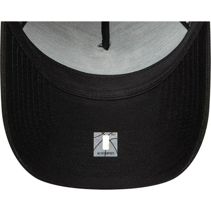 kapa-zaobljena-crna-snapback-a-frame-classic-toronto-raptors-nba-new-era kapa-zaobljena-crna-snapback-a-frame-classic-toronto-raptors-nba-new-era