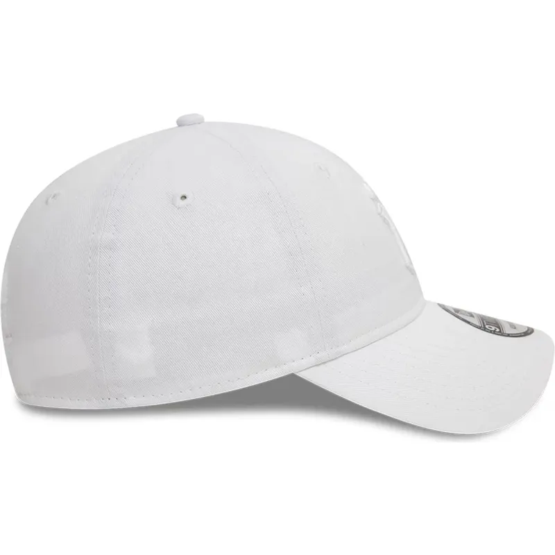 kapa-zaobljena-bijela-podesiv-9twenty-league-essential-new-york-yankees-mlb-new-era kapa-zaobljena-bijela-podesiv-9twenty-league-essential-new-york-yankees-mlb-new-era