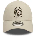 cap-zaobljena-beige-adjustable-strap-negro-9forty-team-outline-new-york-yankees-mlb-new-era
