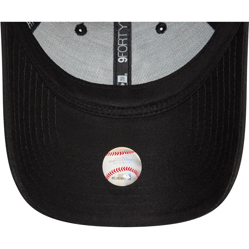 kapa-zaobljena-crna-podesiv-9twenty-icon-butterflies-new-york-yankees-mlb-new-era