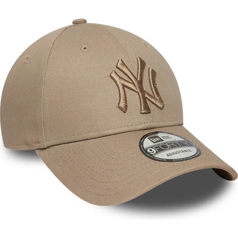 cap-zaobljena-brown-adjustable-strap-claro-9forty-league-essential-new-york-yankees-mlb-new-era