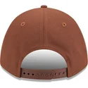cap-zaobljena-brown-snapback-9forty-m-crown-a-frame-motorsport-nascar-new-era