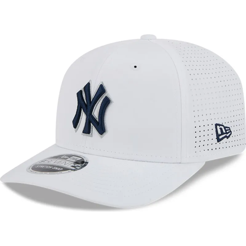 kapa-zaobljena-bijela-snapback-9seventy-perf-spring-training-fan-pack-2025-new-york-yankees-mlb-new-era