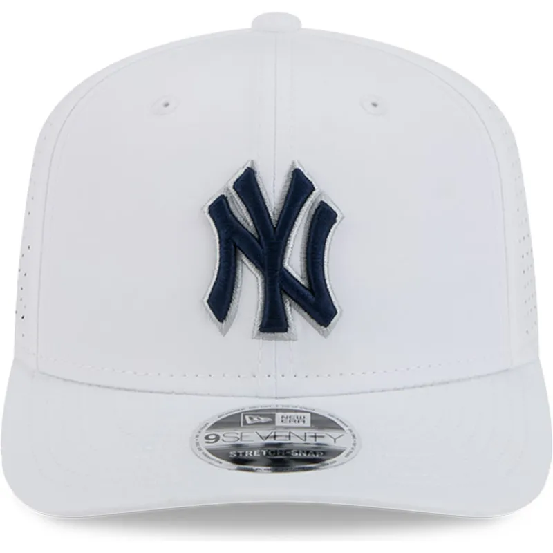 kapa-zaobljena-bijela-snapback-9seventy-perf-spring-training-fan-pack-2025-new-york-yankees-mlb-new-era