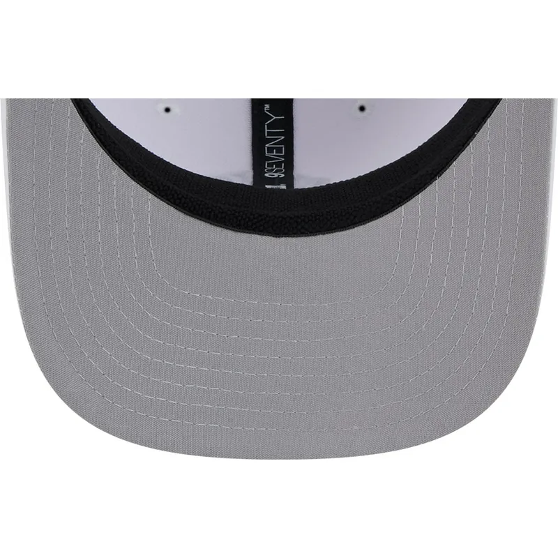 kapa-zaobljena-bijela-snapback-9seventy-perf-spring-training-fan-pack-2025-new-york-yankees-mlb-new-era