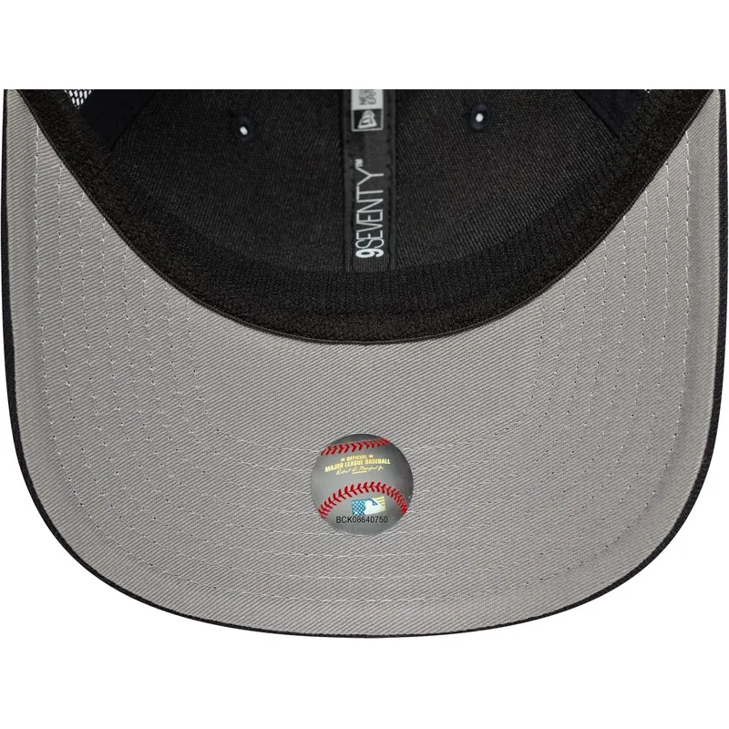 kape-zaobljena-mornarsko-plava-snapback-9seventy-stretch-snap-new-york-yankees-mlb-new-era