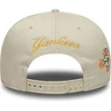 new-era-flat-brim-9fifty-floral-new-york-yankees-mlb-beige-snapback-cap