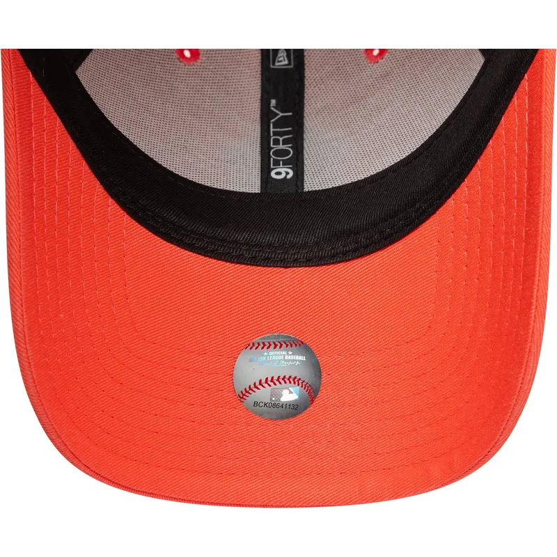 kapa-zaobljena-narancasta-podesiv-9forty-team-outline-new-york-yankees-mlb-new-era kapa-zaobljena-narancasta-podesiv-9forty-team-outline-new-york-yankees-mlb-new-era