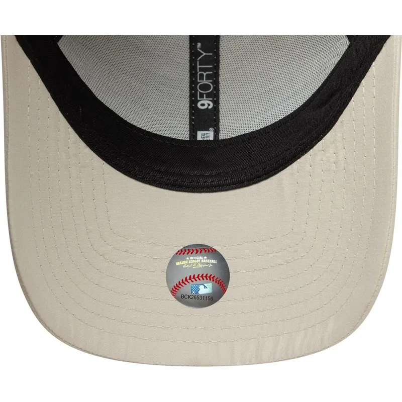 cap-zaobljena-beige-adjustable-strap-9forty-tonal-flawless-new-york-yankees-mlb-new-era cap-zaobljena-beige-adjustable-strap-9forty-tonal-flawless-new-york-yankees-mlb-new-era