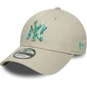 new-era-curved-brim-9forty-seasonal-infill-new-york-yankees-mlb-beige-adjustable-cap