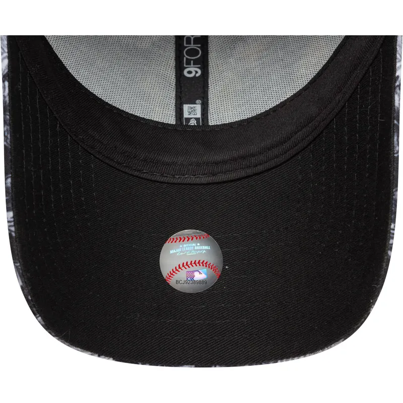 kapa-zaobljena-crna-podesiv-9forty-all-over-print-new-york-yankees-mlb-new-era