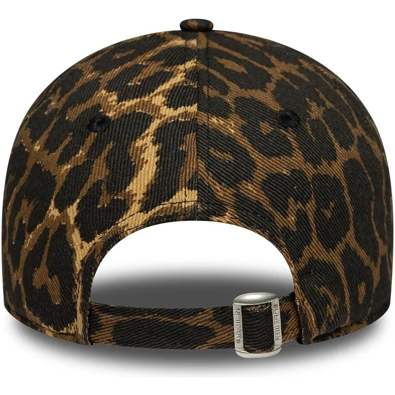 kapa-zaobljena-leopard-podesiv-9twenty-outline-new-york-yankees-mlb-new-era kapa-zaobljena-leopard-podesiv-9twenty-outline-new-york-yankees-mlb-new-era