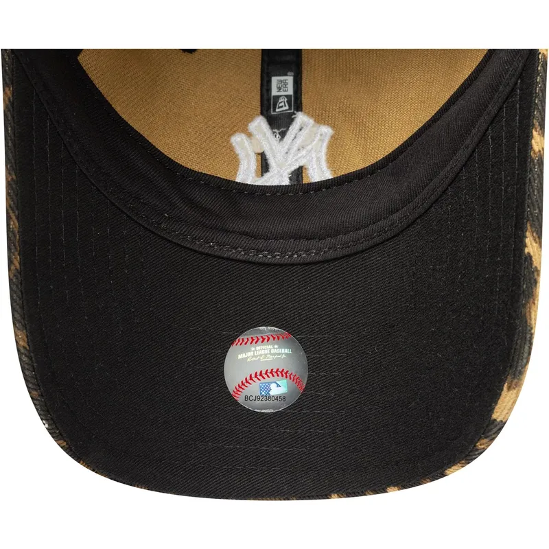 kapa-zaobljena-leopard-podesiv-9twenty-outline-new-york-yankees-mlb-new-era kapa-zaobljena-leopard-podesiv-9twenty-outline-new-york-yankees-mlb-new-era