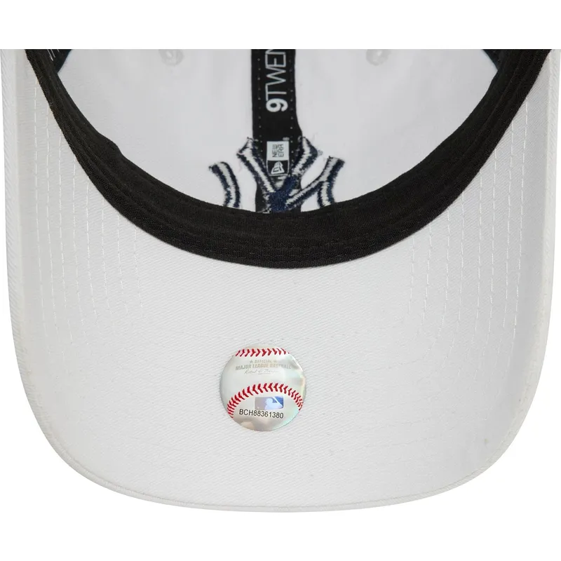 cap-zaobljena-white-adjustable-strap-9twenty-core-classic-new-york-yankees-mlb-new-era cap-zaobljena-white-adjustable-strap-9twenty-core-classic-new-york-yankees-mlb-new-era