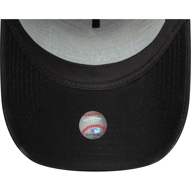 kapa-zaobljena-crna-snapback-a-frame-patch-new-york-yankees-mlb-new-era