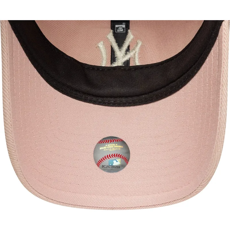 kapa-zaobljena-ruzicasta-podesiv-9twenty-dye-denim-new-york-yankees-mlb-new-era kapa-zaobljena-ruzicasta-podesiv-9twenty-dye-denim-new-york-yankees-mlb-new-era