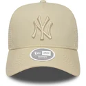 new-era-women-a-frame-league-essential-new-york-yankees-mlb-beige-trucker-hat