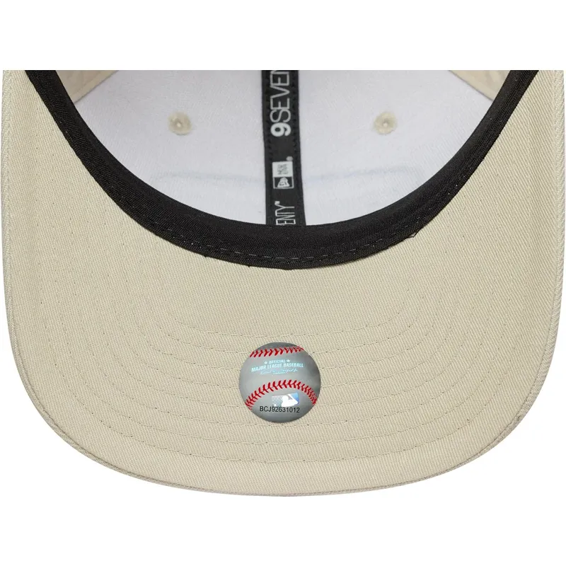 kapa-zaobljena-bez-snapback-9seventy-stretch-snap-patch-los-angeles-dodgers-mlb-new-era