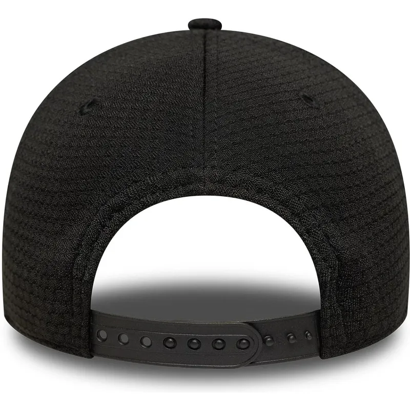cap-zaobljena-black-snapback-9forty-flawless-mesh-new-york-yankees-mlb-new-era