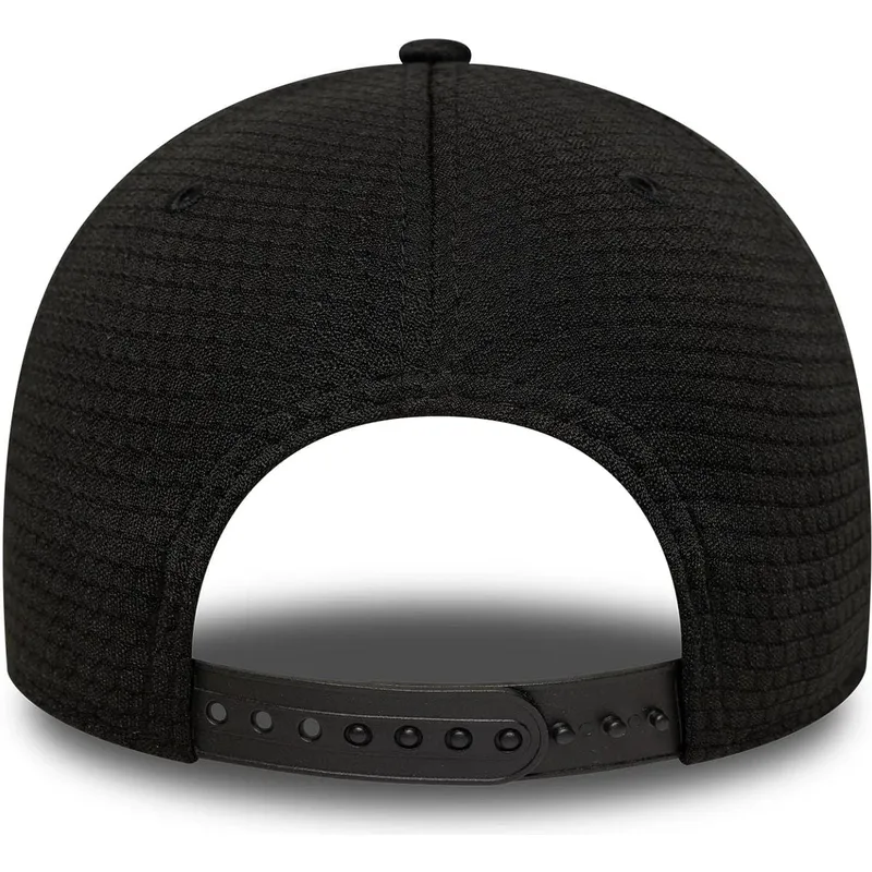 kapa-zaobljena-crna-snapback-9forty-flawless-mesh-new-york-yankees-mlb-new-era