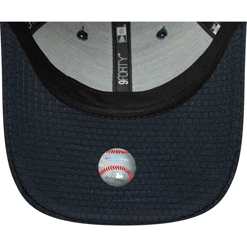 kapa-zaobljena-mornarsko-plava-snapback-9forty-flawless-mesh-new-york-yankees-mlb-new-era