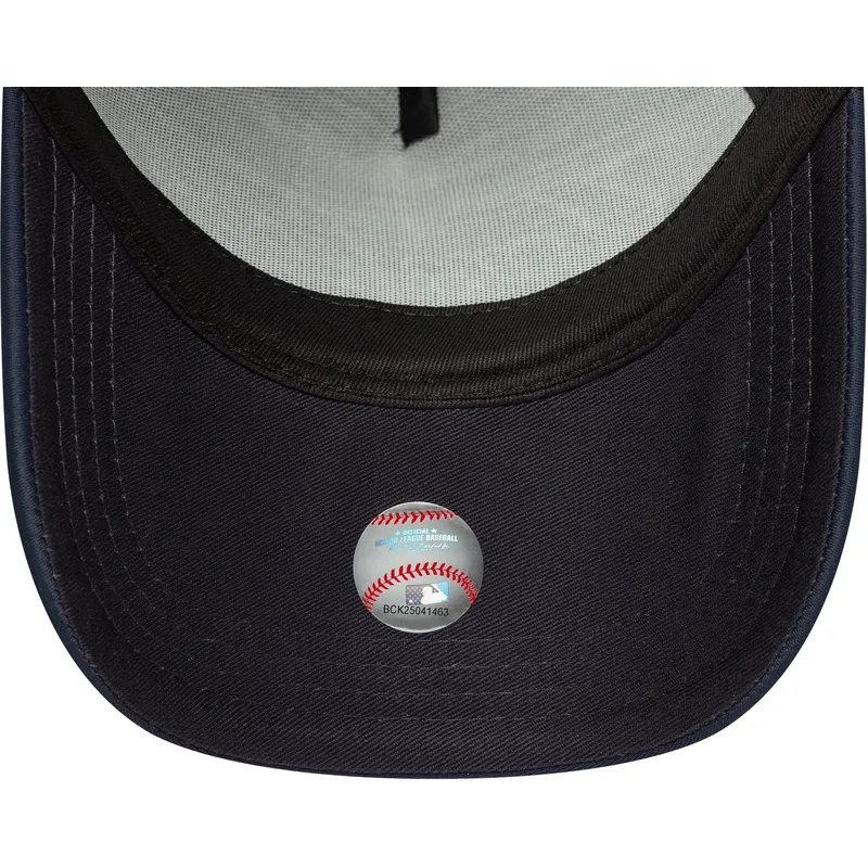 kapa-zaobljena-mornarsko-plava-snapback-a-frame-script-new-york-yankees-mlb-new-era