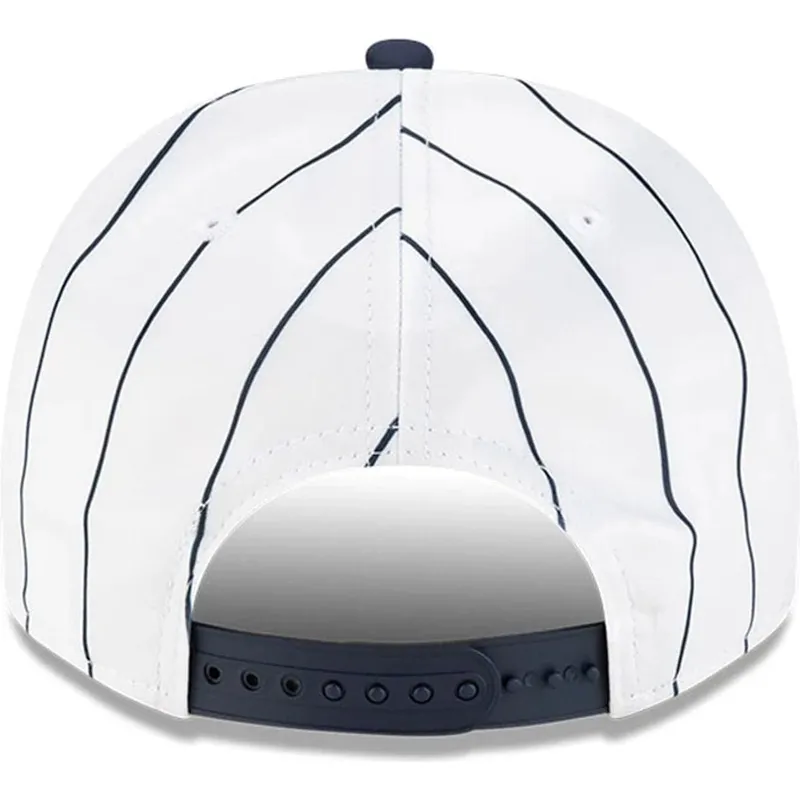 kapa-zaobljena-bijela-snapback-9fifty-a-frame-satin-pinstripe-boston-red-sox-mlb-new-era