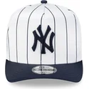 kapa-zaobljena-bijela-snapback-9fifty-a-frame-satin-pinstripe-new-york-yankees-mlb-new-era