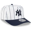 kapa-zaobljena-bijela-snapback-9fifty-a-frame-satin-pinstripe-new-york-yankees-mlb-new-era