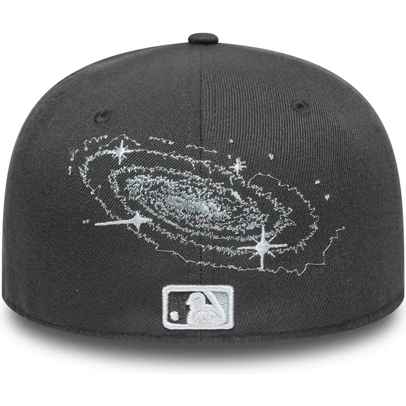 kapa-zaobljena-siva-prilagodena-59fifty-planet-icon-new-york-yankees-mlb-new-era