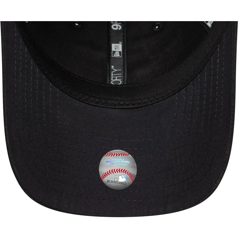 kapa-zaobljena-mornarsko-plava-podesiv-9forty-pin-new-york-yankees-mlb-new-era kapa-zaobljena-mornarsko-plava-podesiv-9forty-pin-new-york-yankees-mlb-new-era