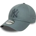 kapa-zaobljena-siva-podesiv-9forty-league-essential-new-york-yankees-mlb-new-era