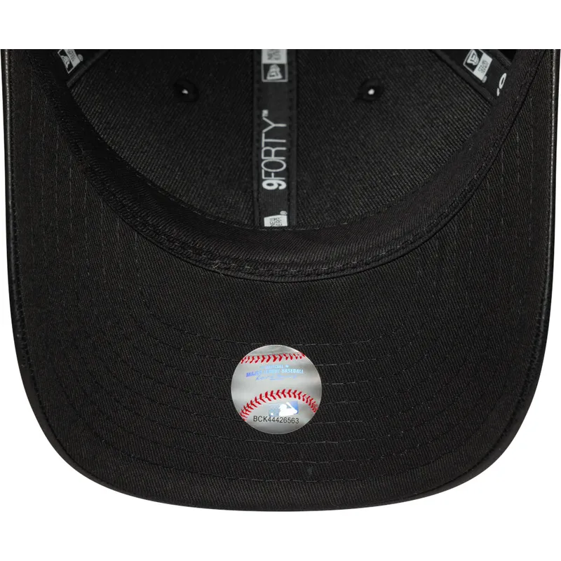 kapa-zaobljena-crna-snapback-9forty-m-crown-pu-new-york-yankees-mlb-new-era kapa-zaobljena-crna-snapback-9forty-m-crown-pu-new-york-yankees-mlb-new-era